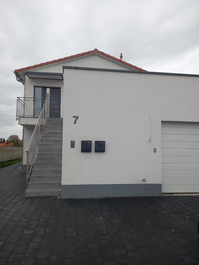 Neubau Appartement Mit Terasse, Privater Eingang,Parkplatz,Kueche Fürth エクステリア 写真