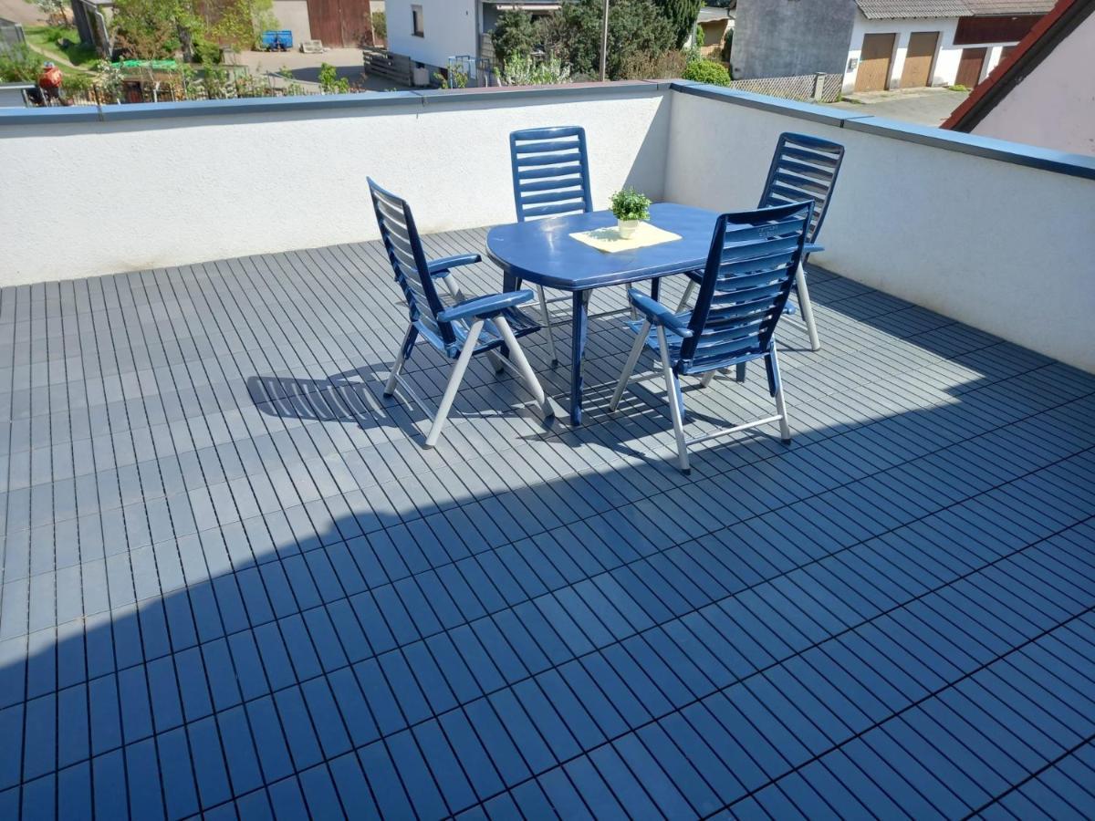 Neubau Appartement Mit Terasse, Privater Eingang,Parkplatz,Kueche Fürth エクステリア 写真