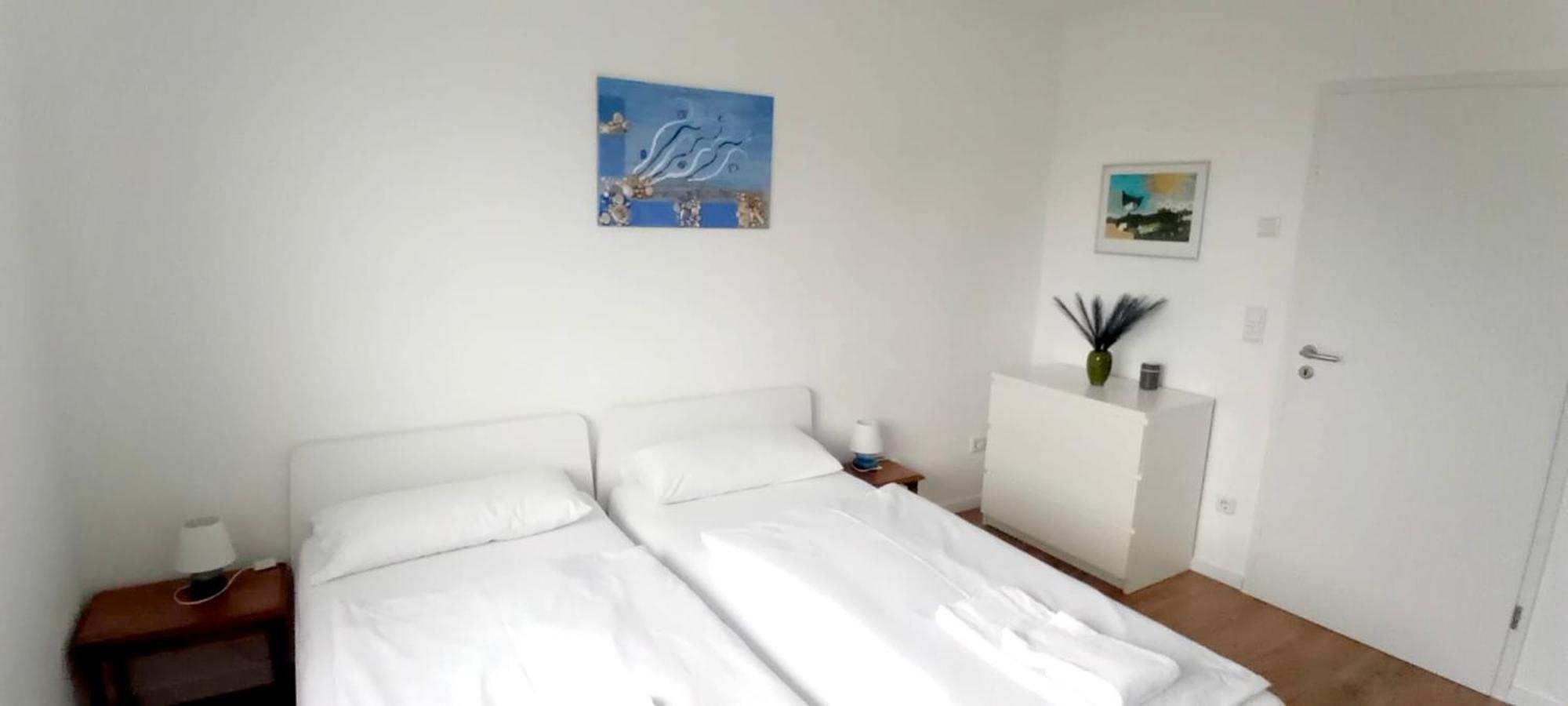 Neubau Appartement Mit Terasse, Privater Eingang,Parkplatz,Kueche Fürth エクステリア 写真